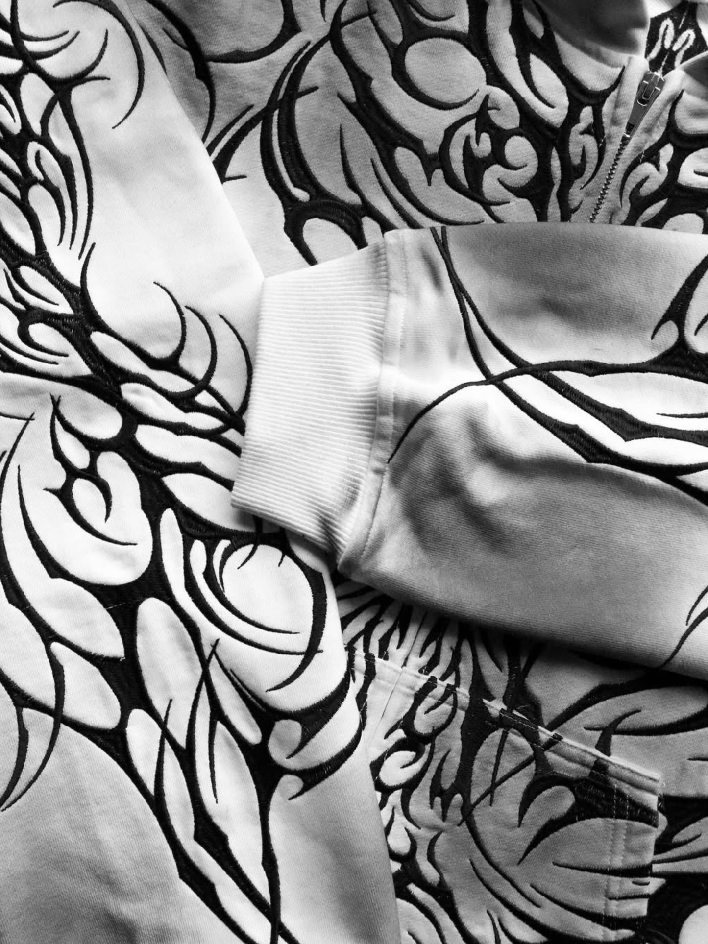 THE WHITE DEATH HOODIE