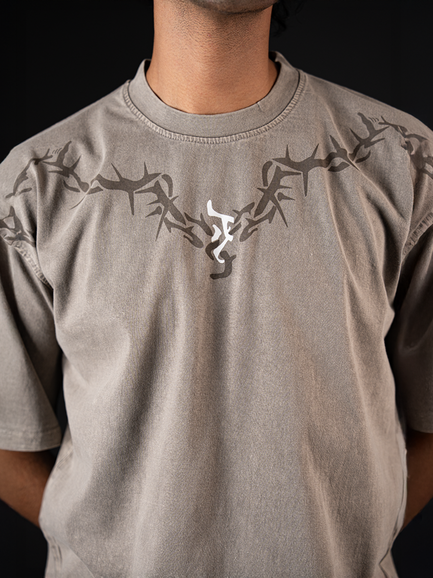 THORNY CROSS TEE