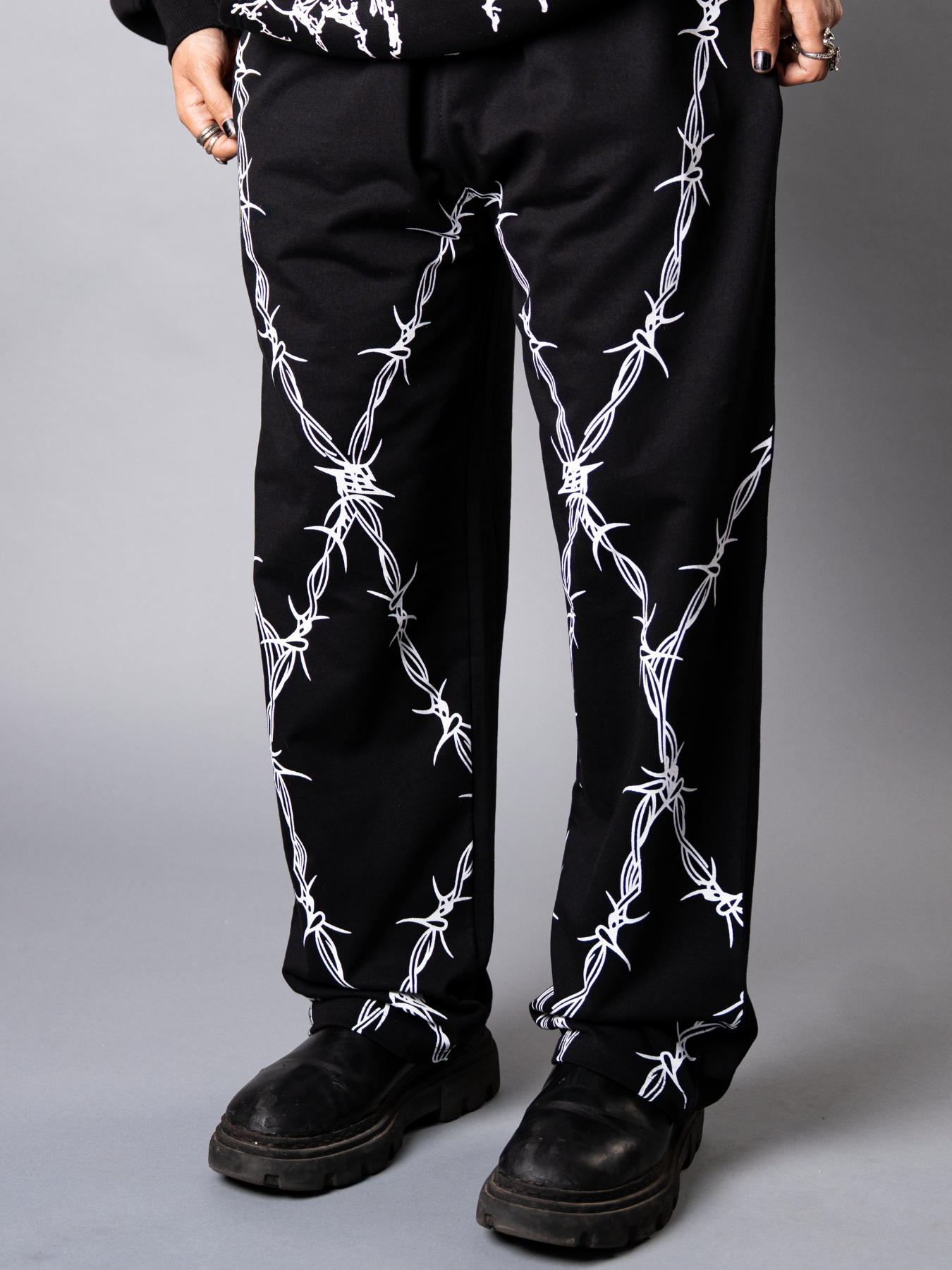 THE THORNY PANTS V2