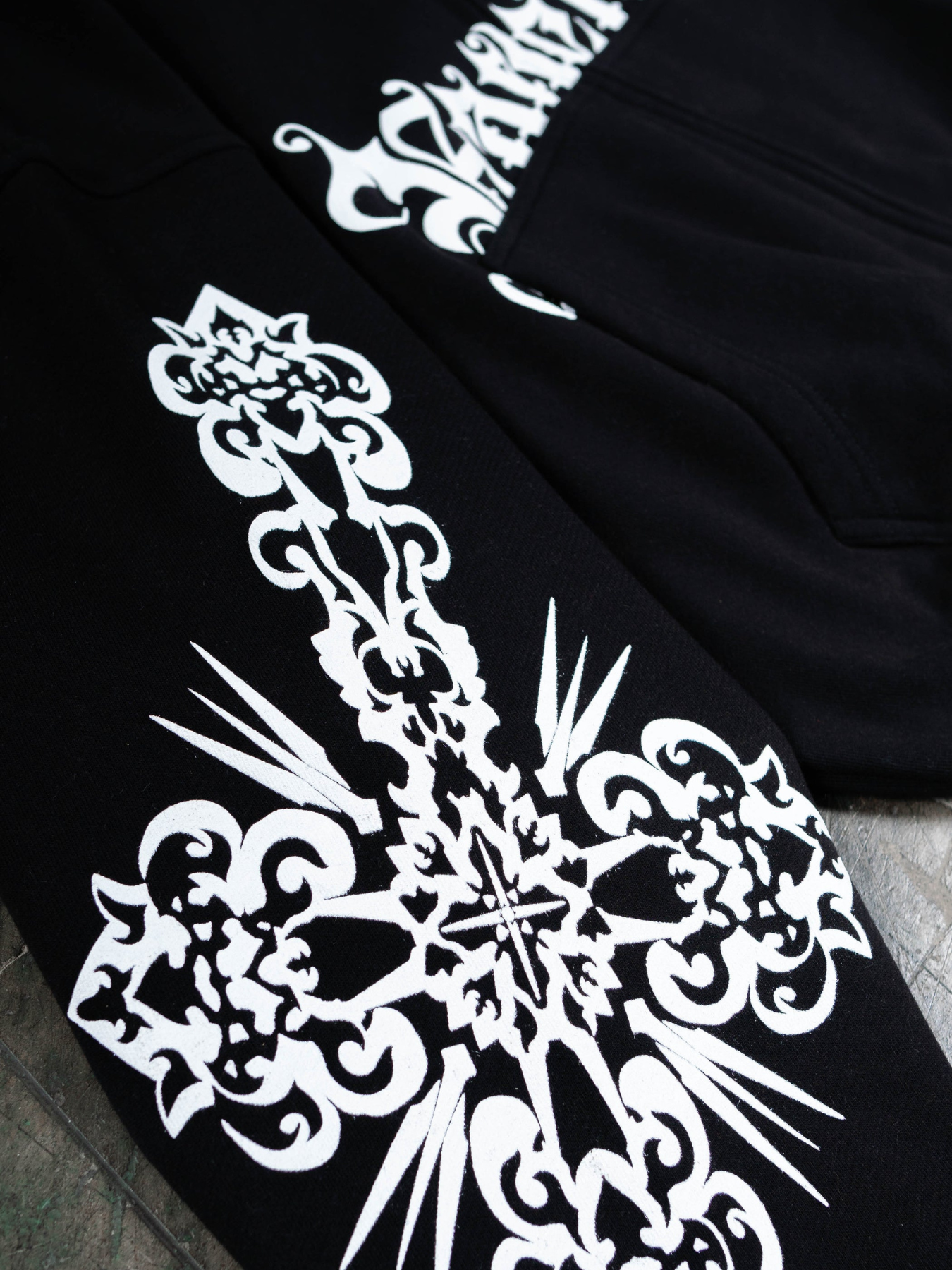 MOSAIC BLACK FRONTZIP HOODIE