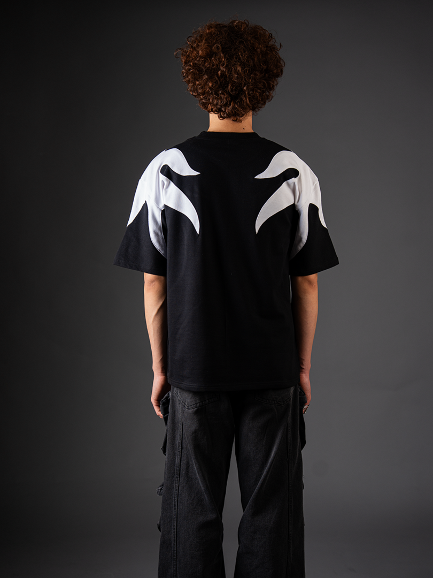 THE WHITE FLAMES TEE