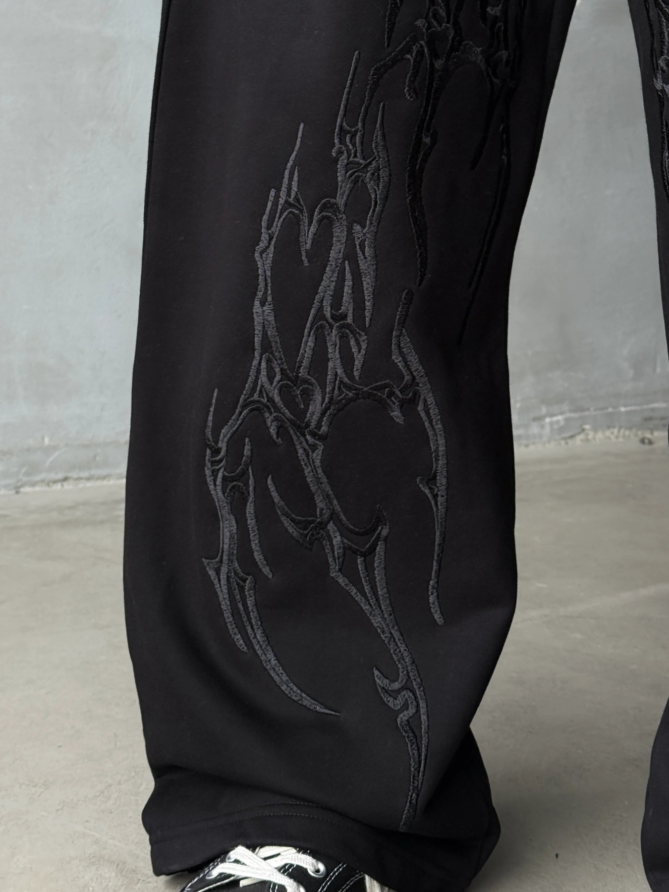 GOTHIC SPIRE EMBROIDERED SWEATPANTS