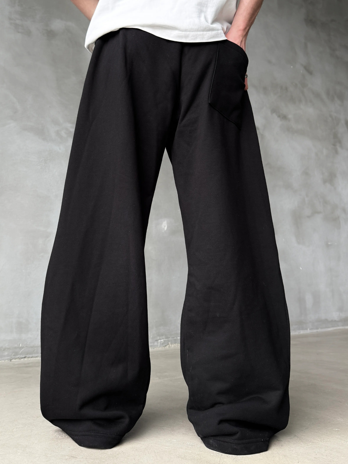 GOTHIC SPIRE EMBROIDERED SWEATPANTS