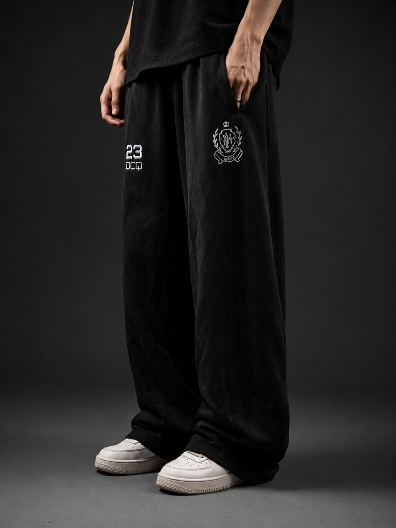 GRAVECREST SWEATPANTS