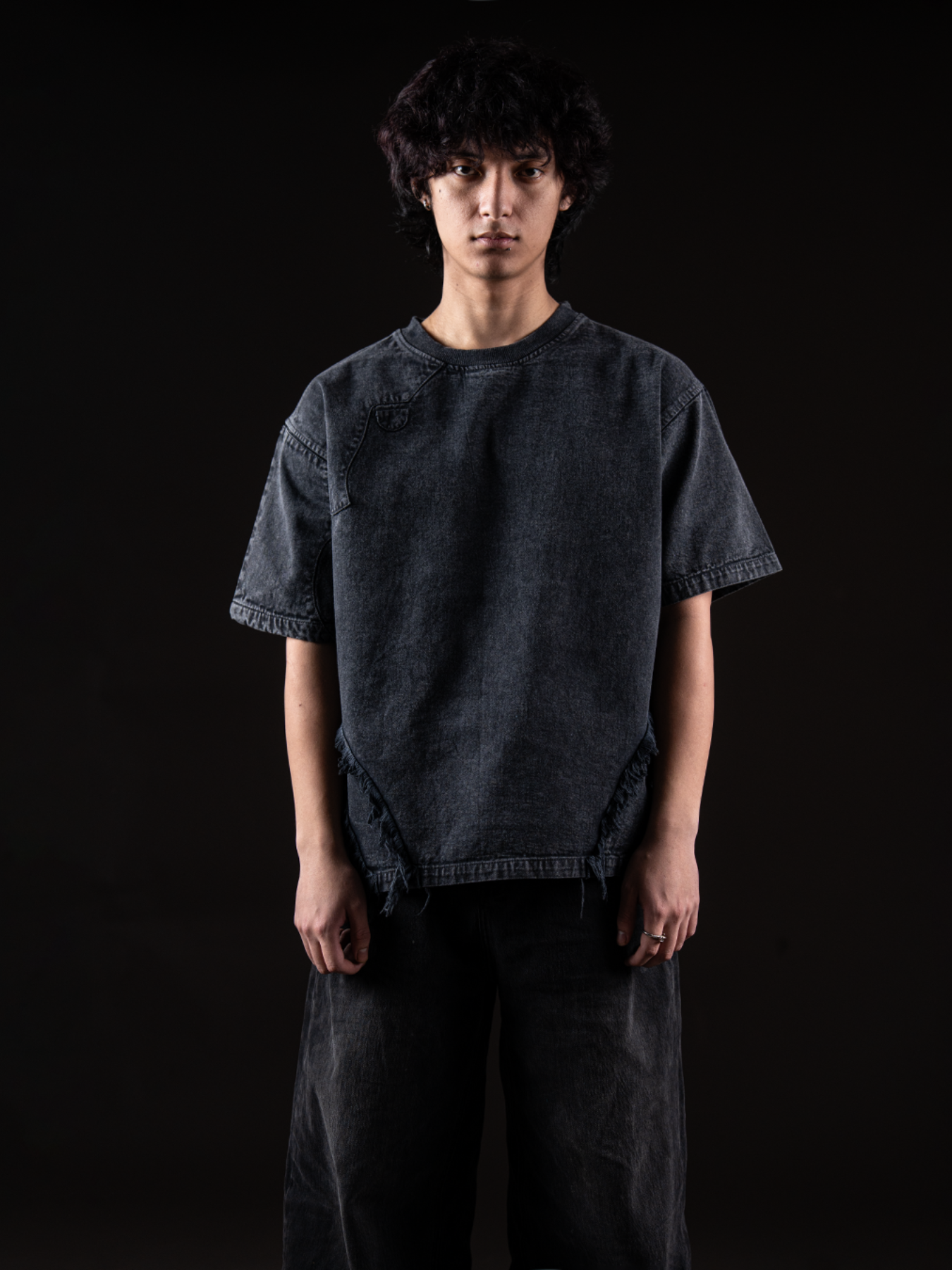 RUIN ARMOR TEE - ACID BLACK