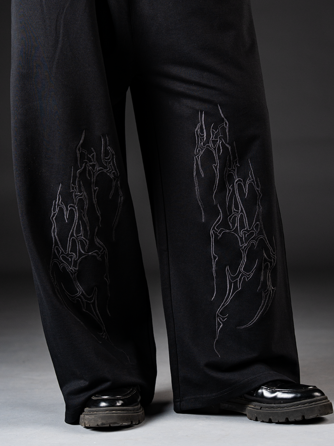 GOTHIC SPIRE EMBROIDERED SWEATPANTS