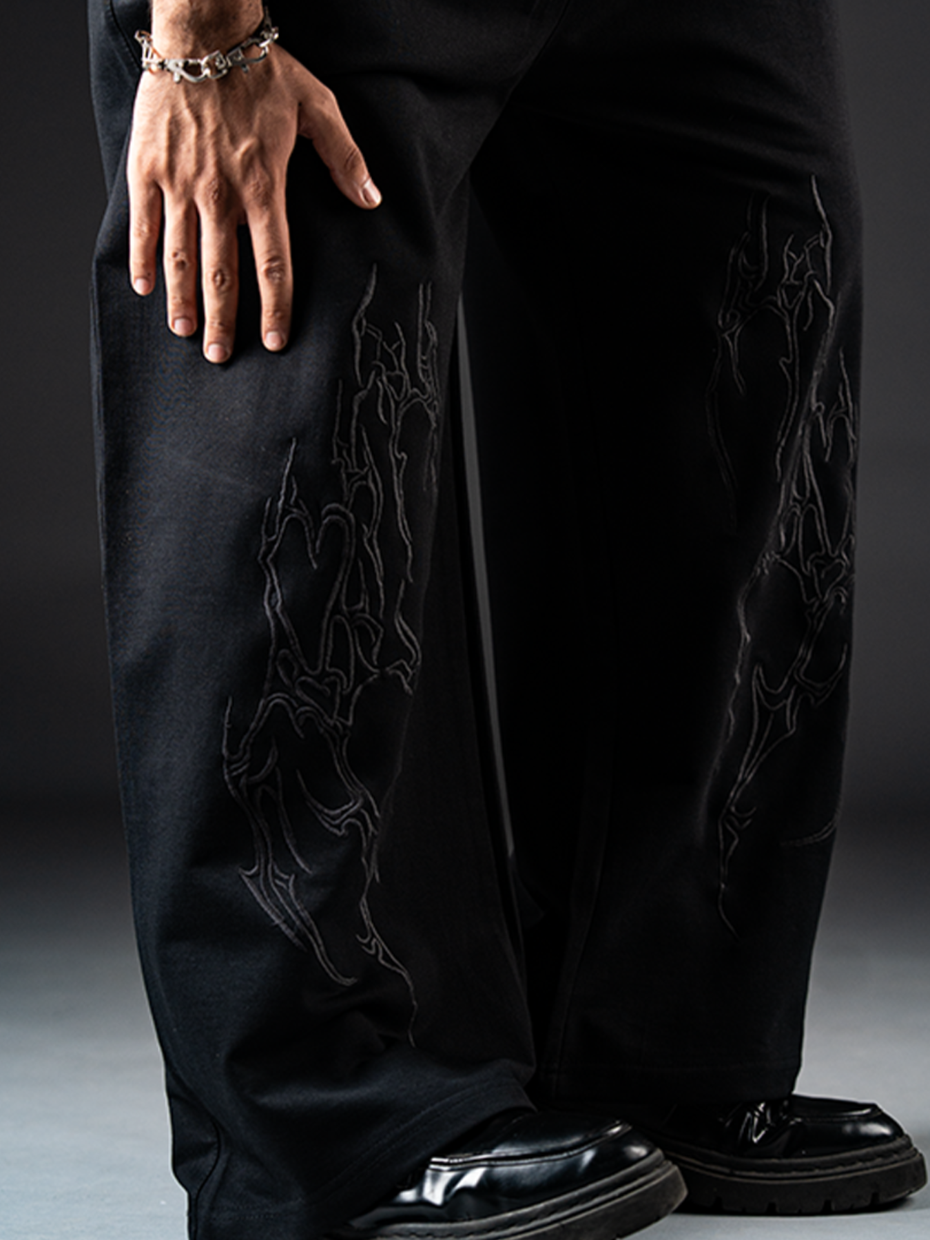 GOTHIC SPIRE EMBROIDERED SWEATPANTS