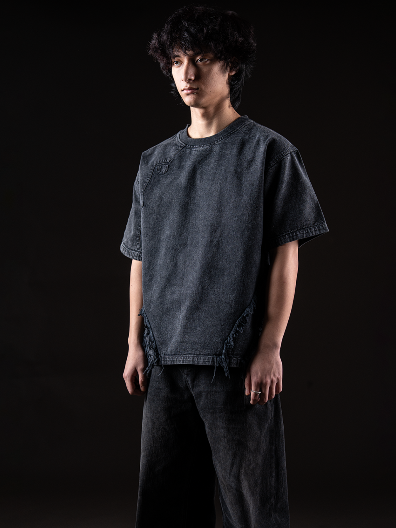 RUIN ARMOR TEE - ACID BLACK