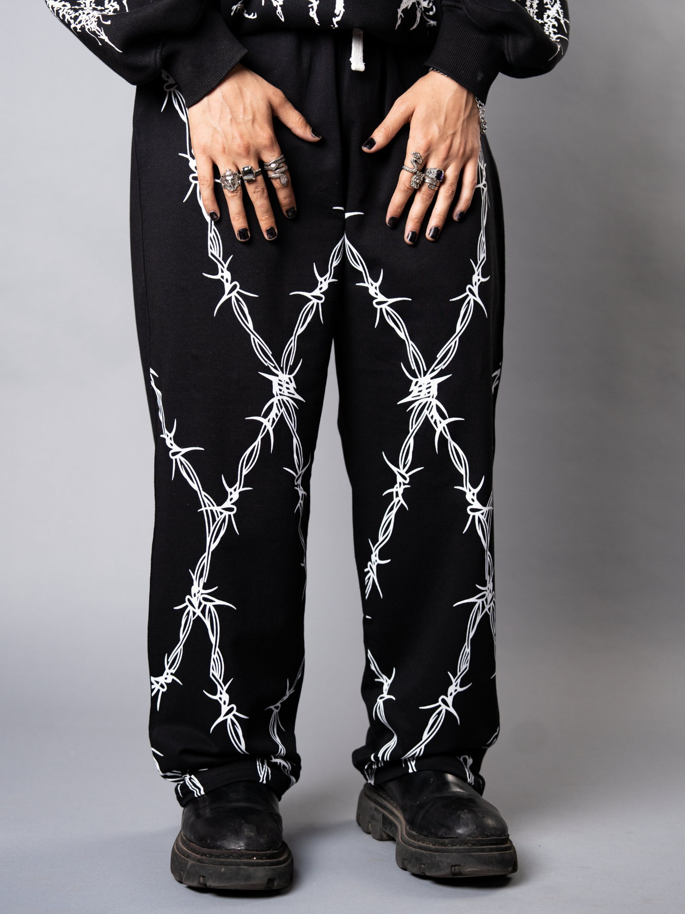 THE THORNY PANTS V2