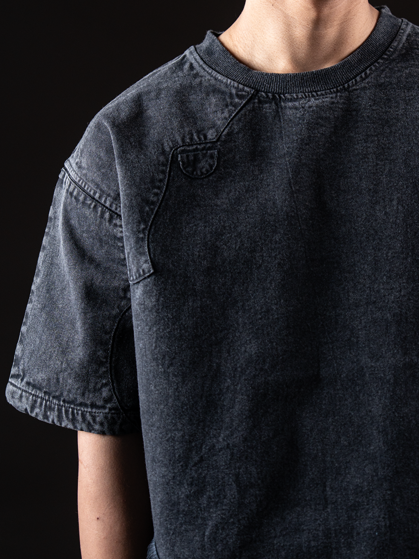 RUIN ARMOR TEE - ACID BLACK