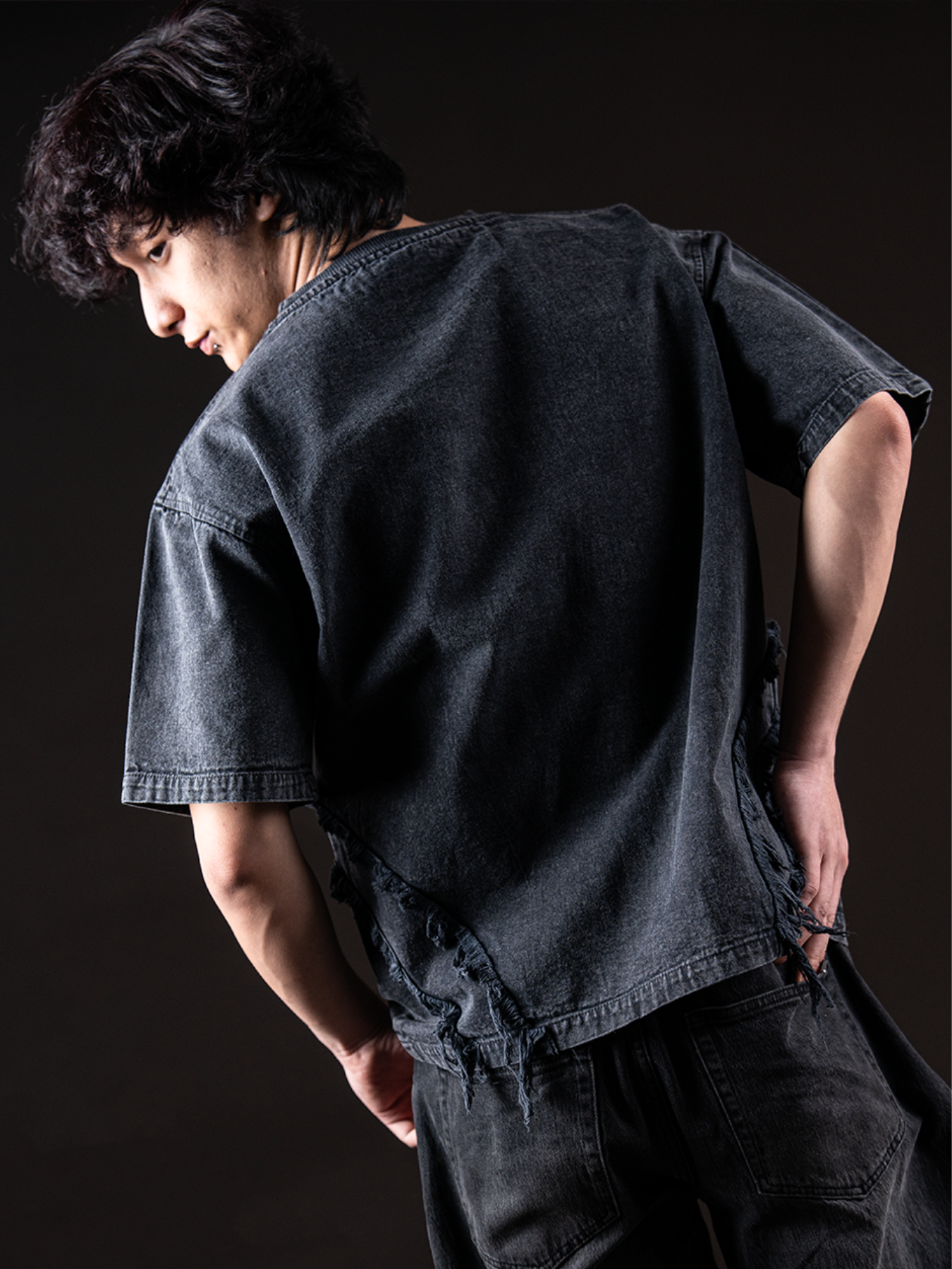 RUIN ARMOR TEE - ACID BLACK
